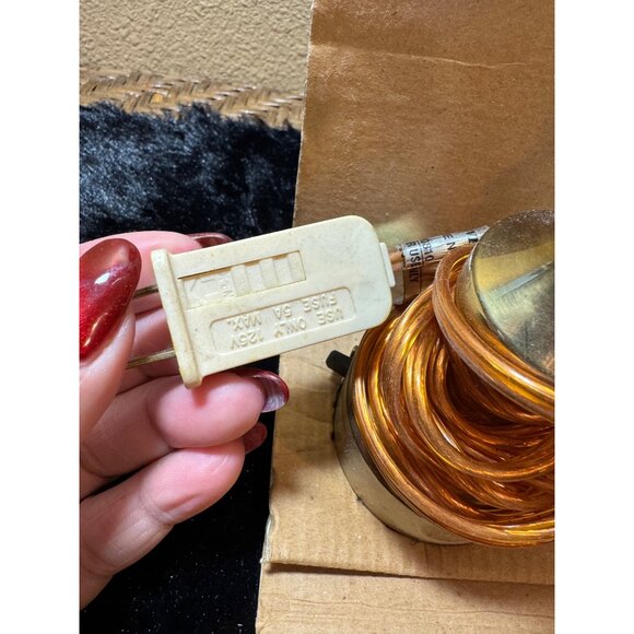 Vintage Brass Electric Candlestick Lamps Set Of 3 With White  New In Package - Picture 4 of 7